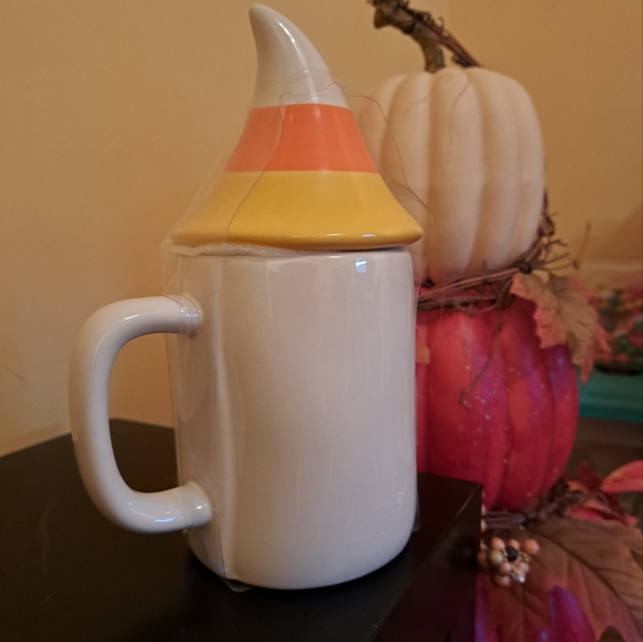 Rae Dunn by Magenta, covered coffee/tea cup. CANDY CORN - Picture 2 of 5